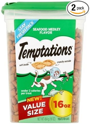 TEMPTATIONS Classic Treats for Cats Seafood Medley Flavor 16 Ounces (Pack of 2)