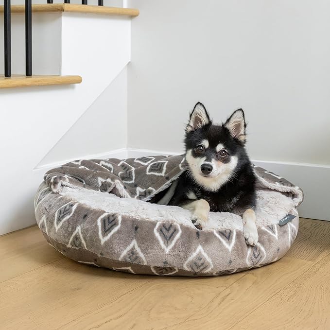 Fringe Studio Tribal Smaller Diamond Medium Gray Medium Blanket Pet Bed with Faux Fur Interior 25" X 25" X 4" - Machine Washable