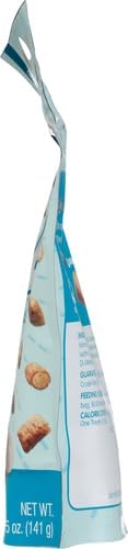 Blue Buffalo Bursts Crunchy & Creamy Cat Treats, Great for Training, Savory Seafood, 5-oz Bag (Pack of 6)