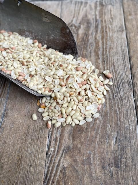 Ernst Grain & Livestock Out of Shell Peanut Splits & Wholes, 25lb, Perfect for Squirrels, Birds, Deer, and Other Wildlife, Raw Peanuts
