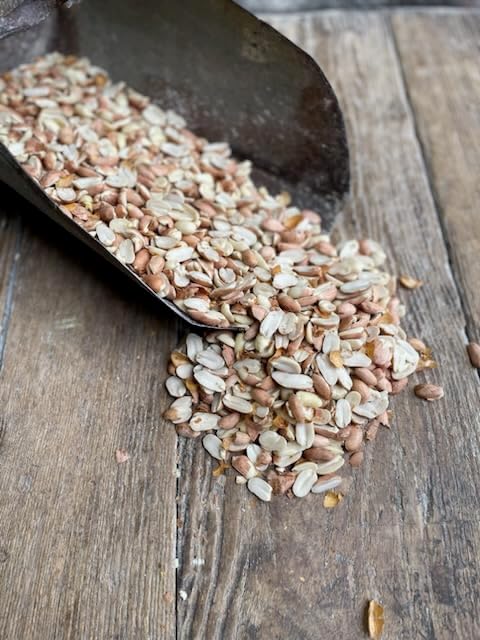 Ernst Grain & Livestock Out of Shell Peanut Splits & Wholes, 25lb, Perfect for Squirrels, Birds, Deer, and Other Wildlife, Raw Peanuts