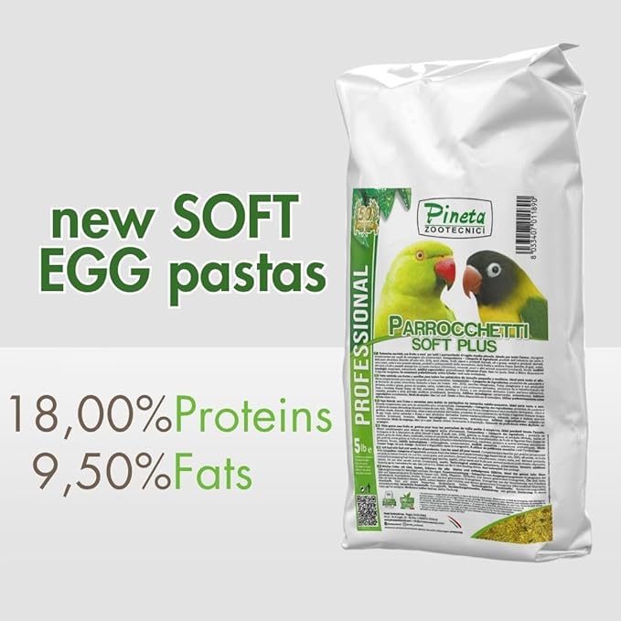 Pineta Parrochetti SoftPlus 5Lb - Breeding Paste for Parrots, Lovebirds, Cockatiels, Rosellas – Nutrient-Rich Fruit & Berry Food – Ideal for Growth, Molting, and Reproduction