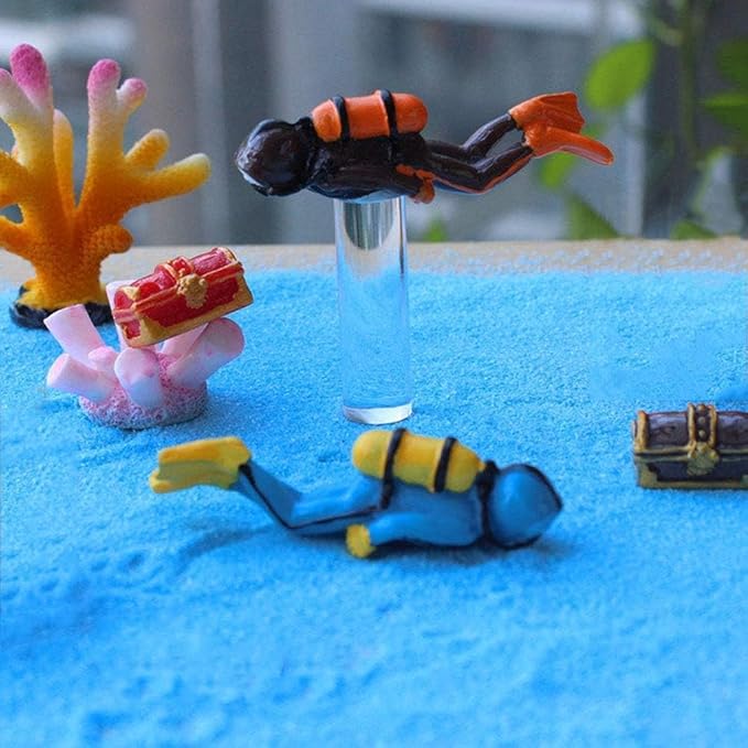 Blue Miniature Divers Figurines, Cute Lifelike Resin Divers Treasure Box Ornament Aquarium Decoration Micro Landscape DIY Accessories Fish and Aquatic Pets(Diver)