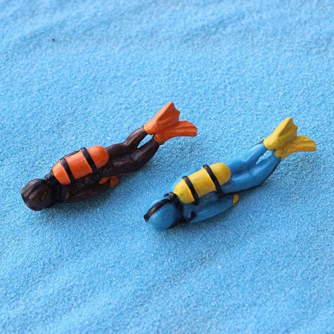 Blue Miniature Divers Figurines, Cute Lifelike Resin Divers Treasure Box Ornament Aquarium Decoration Micro Landscape DIY Accessories Fish and Aquatic Pets(Diver)