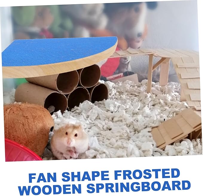 Toyvian Fan Shape Frosted Wooden Pet Platform for Small Animals for Parrots Hamsters Squirrels and Other Pets Durable Decoration Supplies Random Color