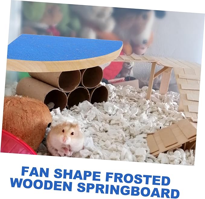 Fan Shape Frosted Wooden Small Pet Platform for Hamsters Gerbils Mice Parrots Chew-Resistant Cage Decoration