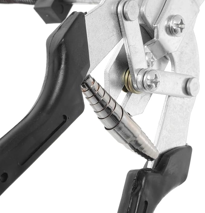 Milisten 1set Shaped Nail Pliers Kit for Assembling Chicken and Bird Cages Includes Resistant Nails for Easy Repairs and Fastening of Fencing and Enclosures