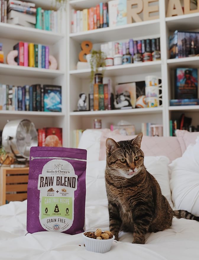Stella & Chewy's Raw Blend Premium Kibble Cat Food – Grain Free, Protein Rich Meals – Cage-Free Poultry Recipe – 5 lb. Bag (Pack of 2)
