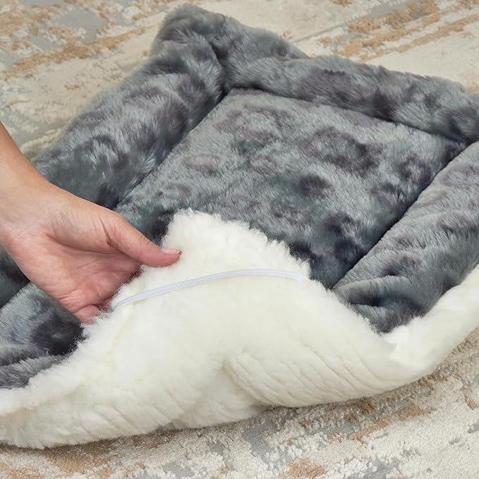 MidWest Homes for Pets Reversible Pet Bed; Machine Washable; Great for Toy Dog Breeds; Spotted Gray; 18"; 40218-FVGYS