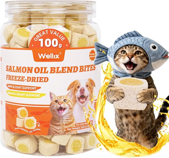 Wellix Freeze-Dried Treats for Dogs and Cats - Salmon Oil Cat Treats for Skin&Coat Health - Crunchy Healthy Kittens Snacks for Indoor Training - Chicken&Fish Oil Flavor 3.53oz